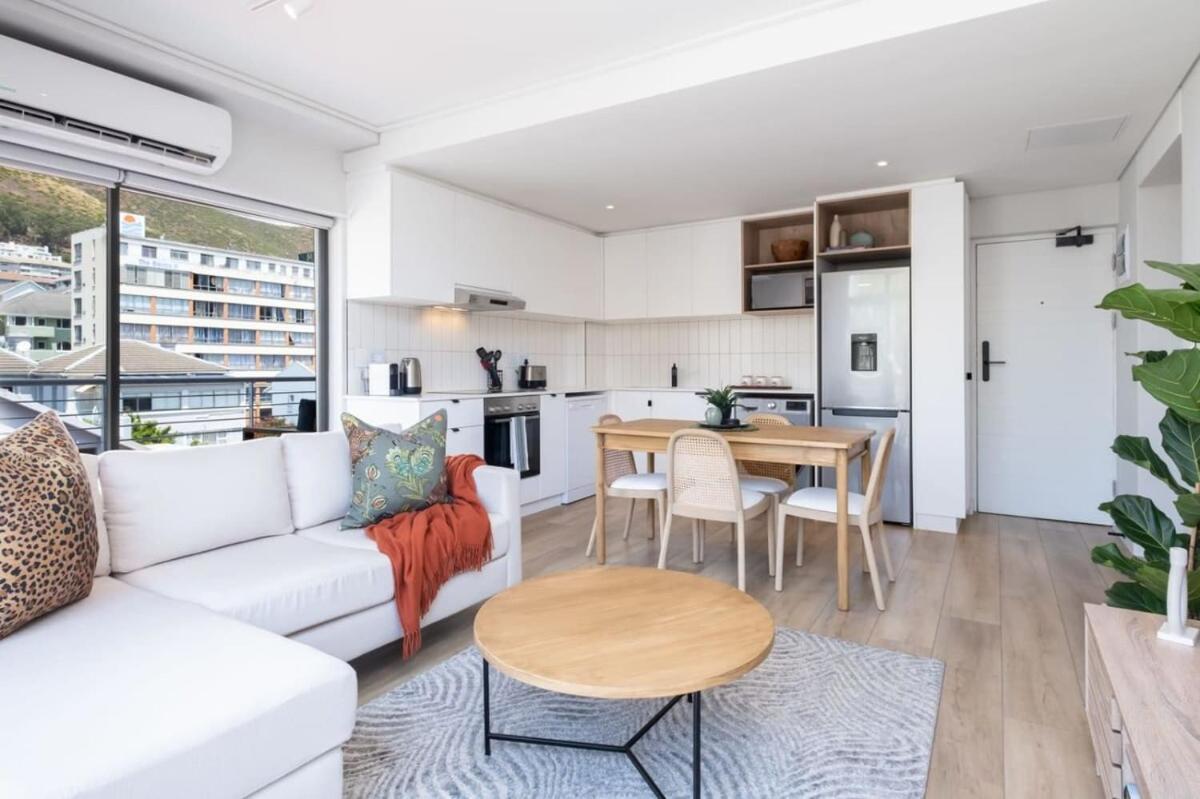 Sea Point Summit View Apartment *